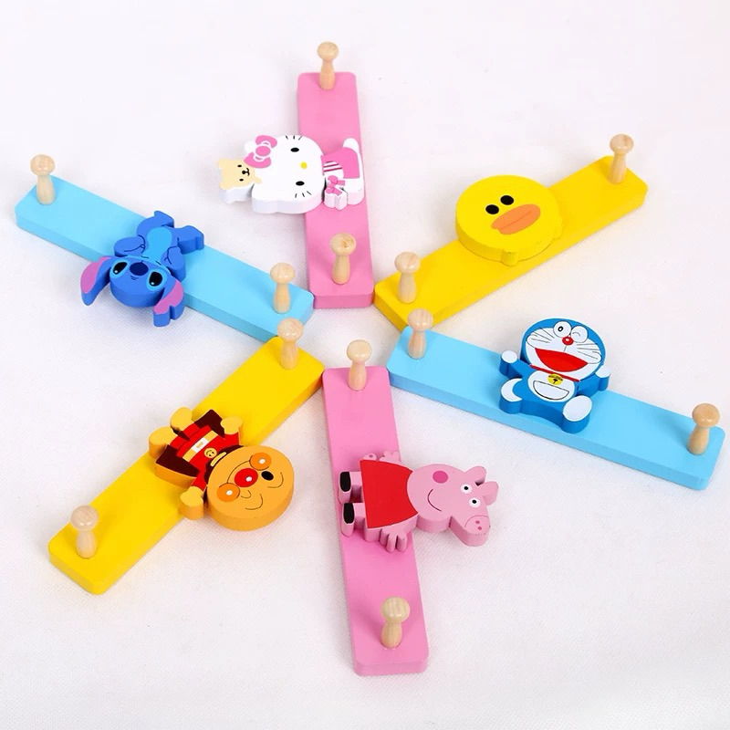 Móc gỗ dán tường Hello Kitty Doremon Doraemon