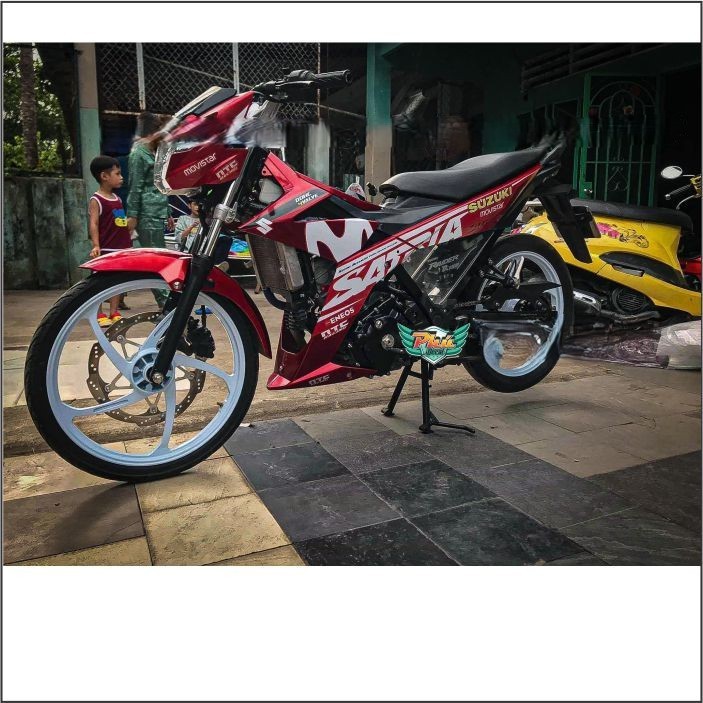 Tem Satria Movistar đỏ trắng kiểu (i)