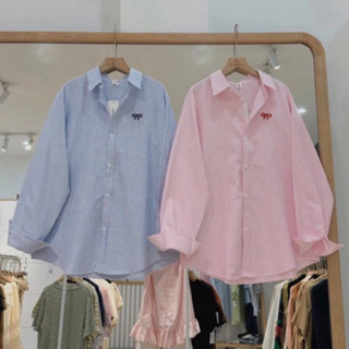 Áo sơ mi form rộng chất đũi xốp thêu nơ