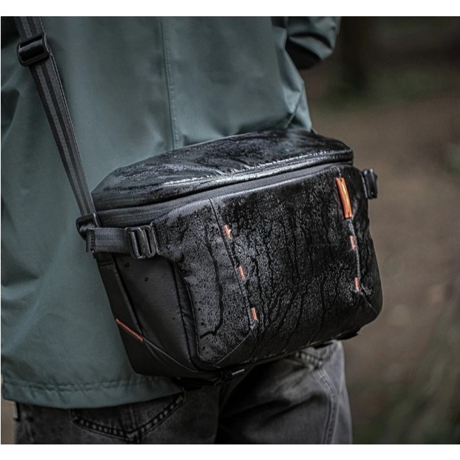 TÚI MÁY ẢNH PGYTECH ONEMO SLING SHOULDER BAG 11L (SPACE BLACK) - TẶNG BÓNG THỔI BỤI