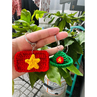 ( MÓC LEN- NẸP VIỀN KẼM) MÓC KHOÁ, KẸP TÓC CỜ TỔ QUỐC - CỜ ĐẢNG 2 mặt - MŨ CỐI bằng nhung, len ( CÓ HÌNH VIDEO THẬT)