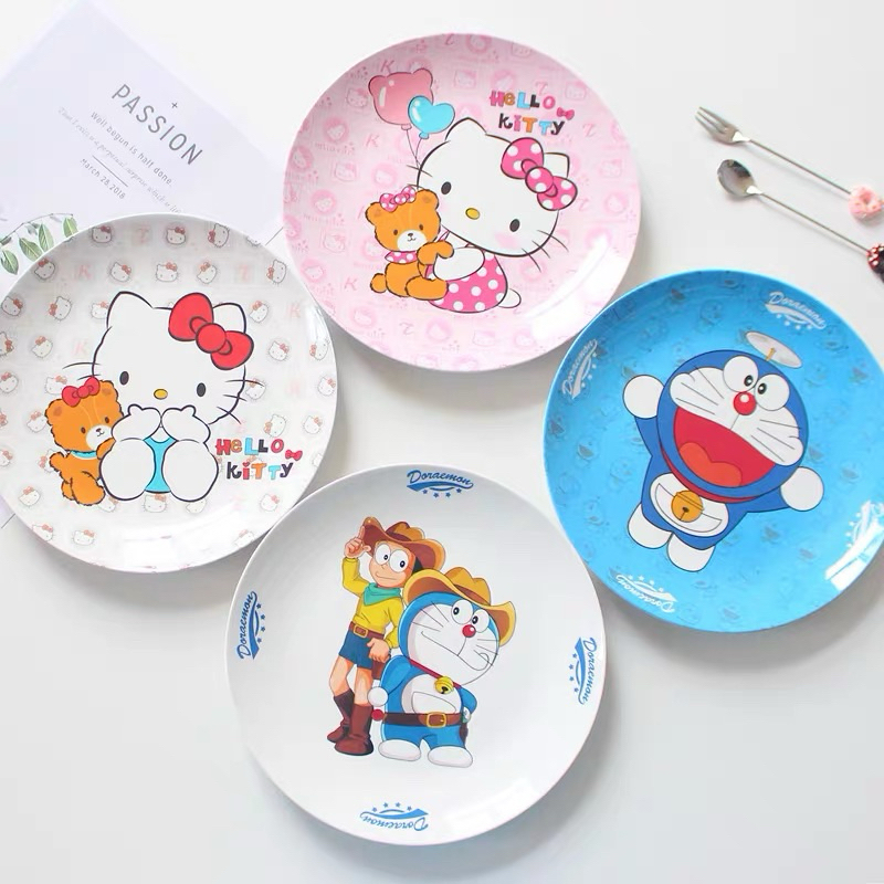Dĩa tròn lớn 22cm Hello Kitty - Doremon Doraemon
