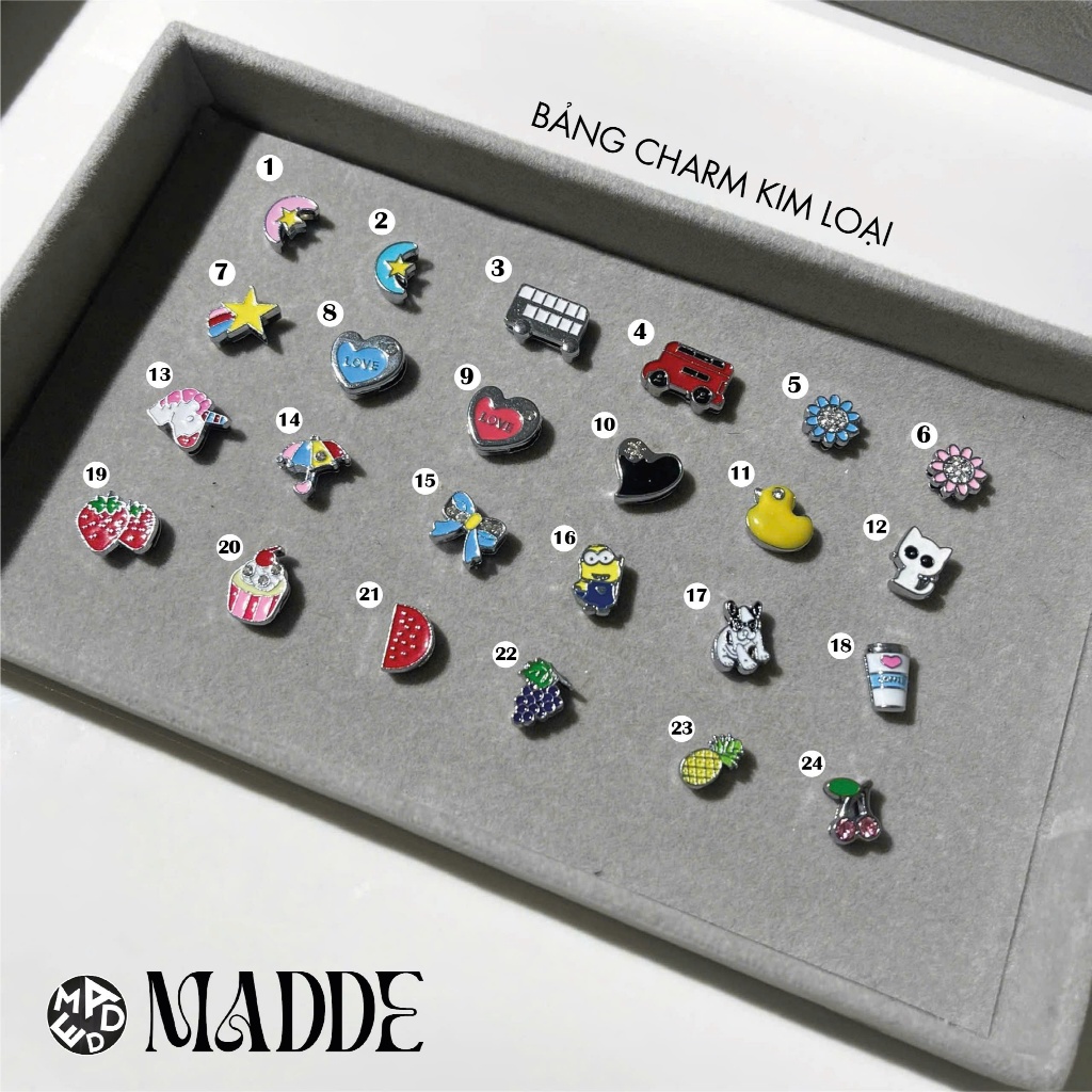 Bảng 1 - [ SHIP TỪ 2 CHARM ] Charm gắn Tag Leather bảng dây ngang kim loại HỢP KIM  / Quà tặng / Tag leather / Madde