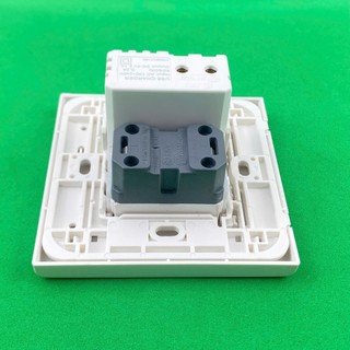 Ổ Cắm Đơn 2 Chấu 16A + Ổ USB 5V 2.1A Vuông Sino Dòng S98CC - Hàng Ghép Mặt Vuông S98CCU+USB