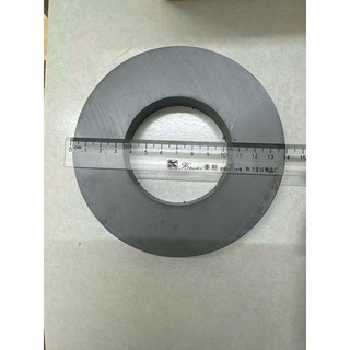 Nam châm Ferrite 140x18, lỗ 70mm