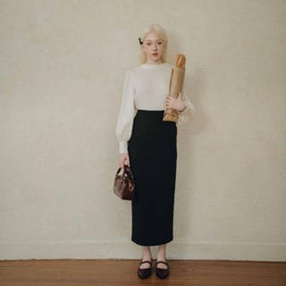 Set thiết kế Daisy gồm áo sơ mi chất liệu lụa tuyết mã A3265+ chân váy xẻ tà CV3240 ( có bán lẻ)