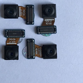 Camera trước Samsung A20, Samsung A20