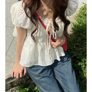 Áo babydoll chất thô ren thêu hoa dáng ngắn viền cổ thắt nơ Mochi