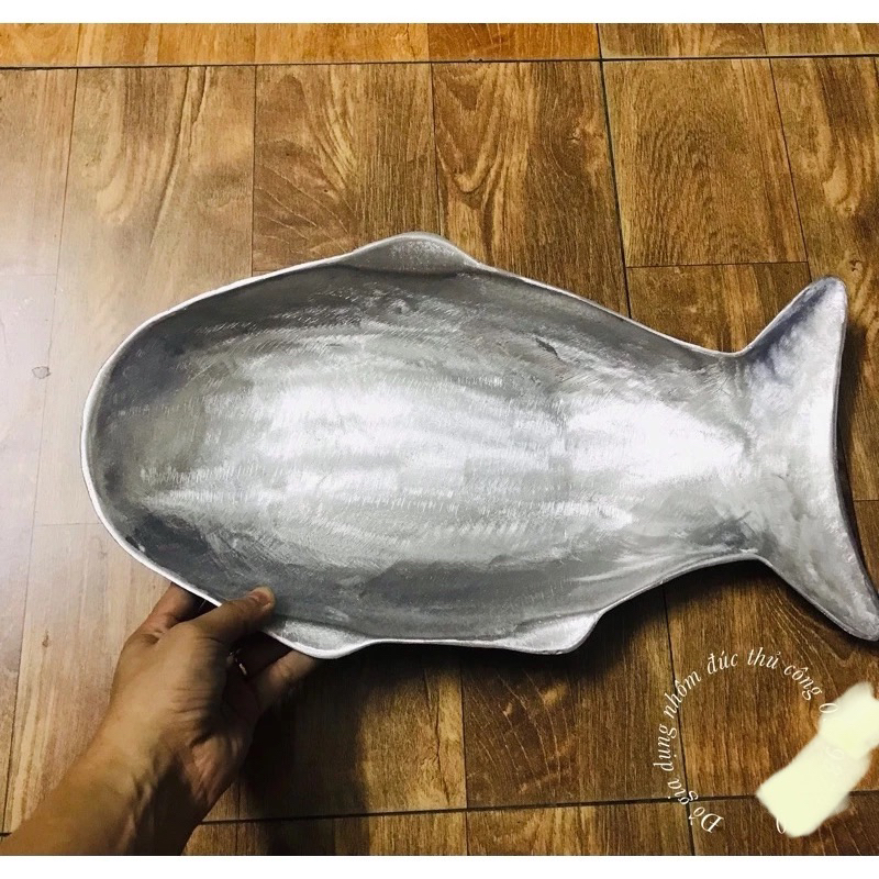Khay cá chép om dưa hình con cá loại to