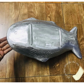 Khay cá chép om dưa hình con cá loại to