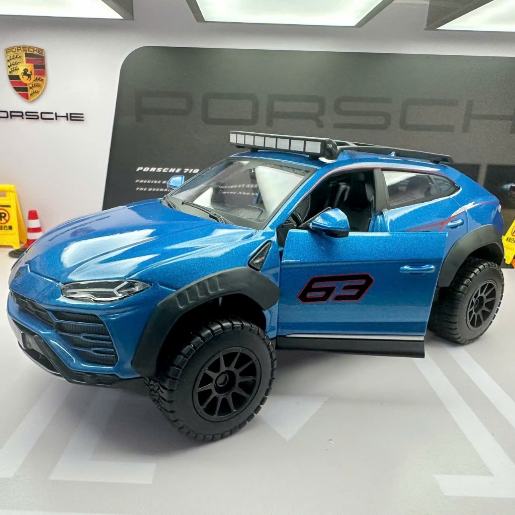 Mô hình xe Lamborghini Urus Design Off-Road 1:24 hãng Maisto