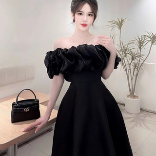 Váy trễ vai đính ngọc xòe