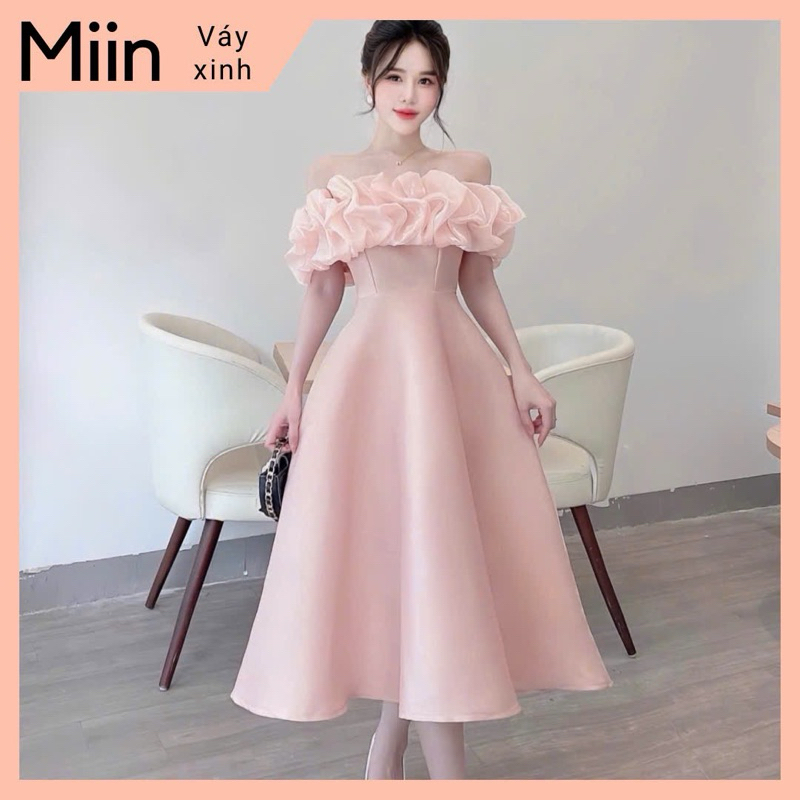 Váy trễ vai đính ngọc xòe