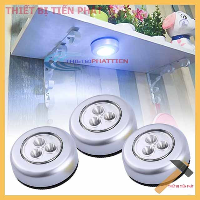 Đèn Led Dán Tường 3 Bóng Dùng Pin AAA (Có Keo Sẵn Tiện Dụng)