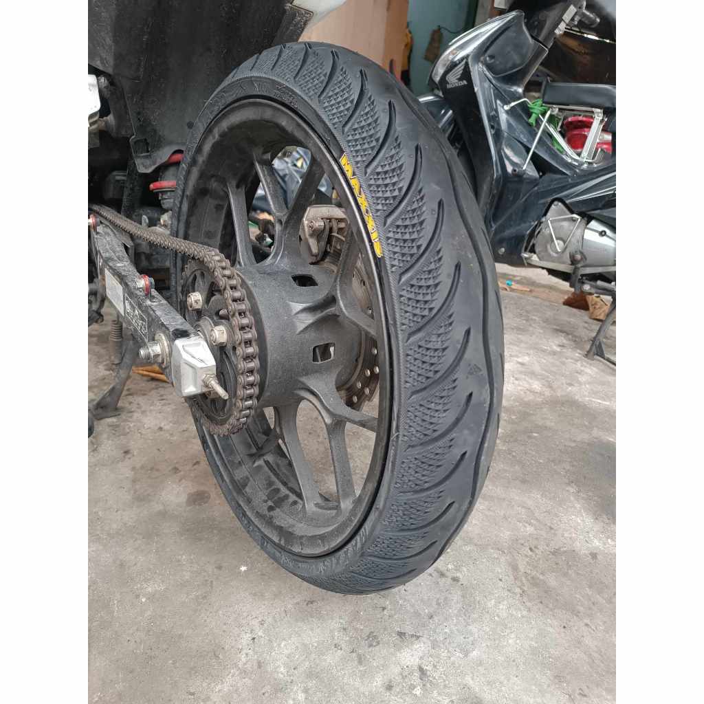 Vỏ lốp MAXXIS 100/70-17 lắp cho xe EXCITER 135 5 số, WINNER, EXCITER 150 HẠ SIZE. Vỏ không ruột