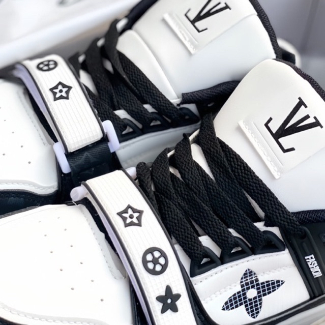 Giày Sneaker Luôn Vui Tươi Đen QCCC ( Tặng Kèm Bình Vệ Sinh Giày Dép ) FULL BOX Phụ Kiện , Giấy Gói Shoes  Đế Bằng