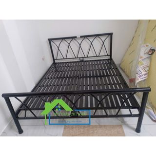 giường sắt đan chéo 1m4 x 2m