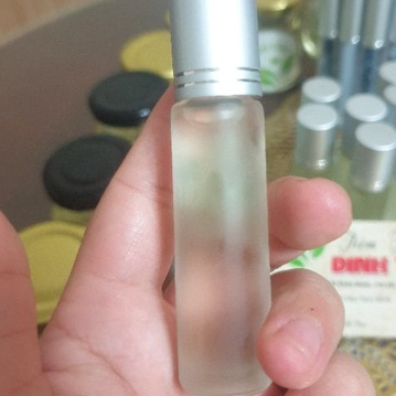 Lăn Môi Dầu Dừa Nguyên Chất ( Dầu Dừa nhà làm)