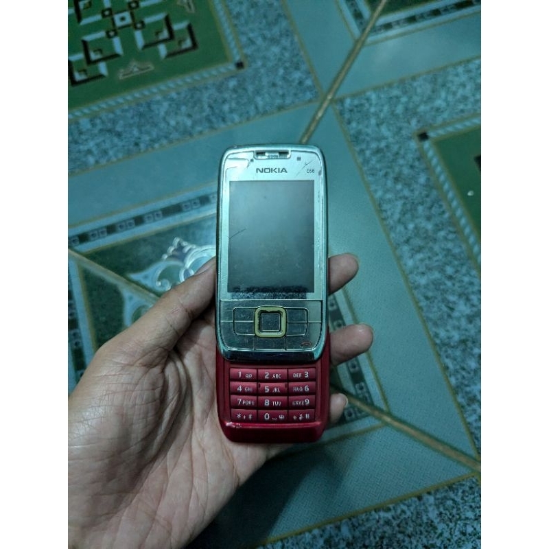 Xác điện thoại Nokia E66 bán nhanh ko test