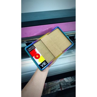 Khung Titan biển số xe máy có cờ bên hông ( Đầy đủ phụ kiện ) - Phụ Tùng . Khách tự ghi tên xe nào ghi chú giúp shop nha