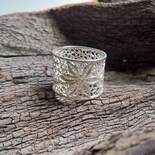Nhẫn bạc đậu bạc thủ công bản to chi tiết hoa 6 cánh độc đáo cá tính. Nhẫn bạc ta handmade 100% đậu bạc truyền thống