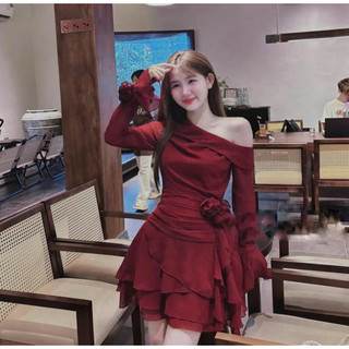   BÈO BÉO BIGSIZE  ĐẦM ĐỎ LỆCH VAI TAY BO PHỒNG ĐÍNH HOA BÈO TẦNG FORM BIGSIZE 60-90KG 