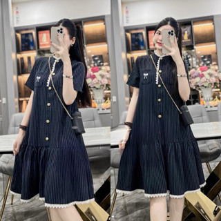 Váy bầu dáng dài kẻ dọc màu xanh phối ren trắng cổ đức cúc dọc đuôi cá xoè thời trang công sở