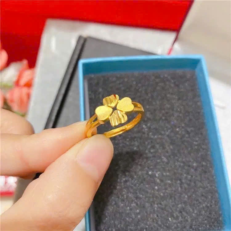 Nhẫn nữ bằng titan cao cấp không gỉ mạ vàng thiết kế cỏ 4 lá dễ thương phong cách trẻ trung