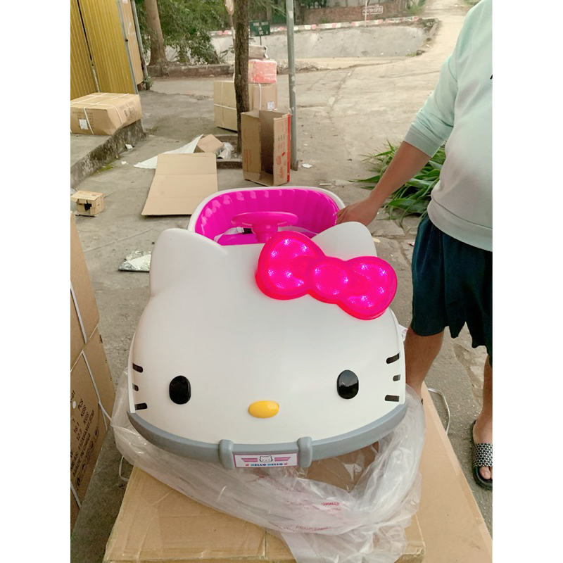 Xe Ô tô Mèo Kitty Dễ Thương Cho Bé Gái MK01, Có Điều Khiển Từ Xa,