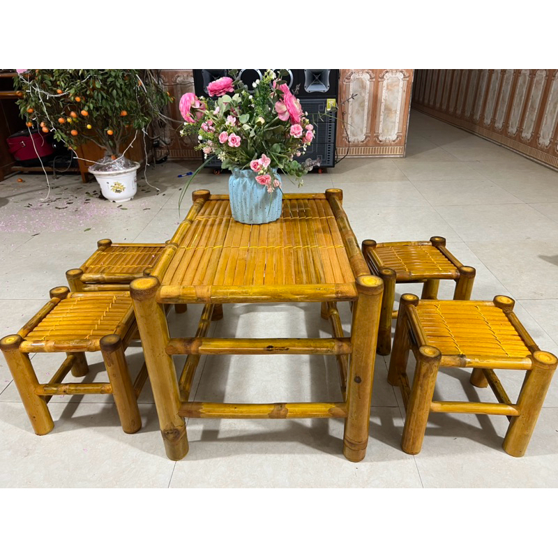 Bộ bàn ghế tre tự nhiên, Kích thước bàn cao 50cm x dài 70cmx rộng 50cm. Ghế tre 30cm x 30cm x 30cm