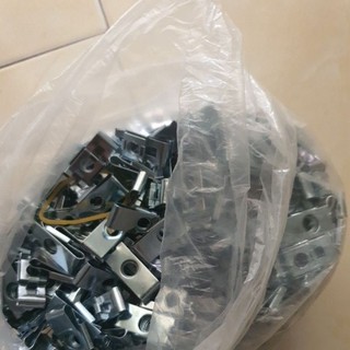Guốc cửa tầng thang máy lỗ chéo