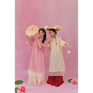 Áo dài voan hoa dập nổi tay bồng kèm quần - Naked by V - Em Hoa