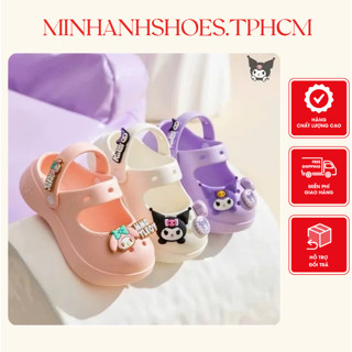 Dép Sục Cho Bé (LÙI 1 SIZE )Gắn Charm Gấu Dâu Siêu Đẹp Mềm Êm Chân Dép Quảng Châu_(6217)