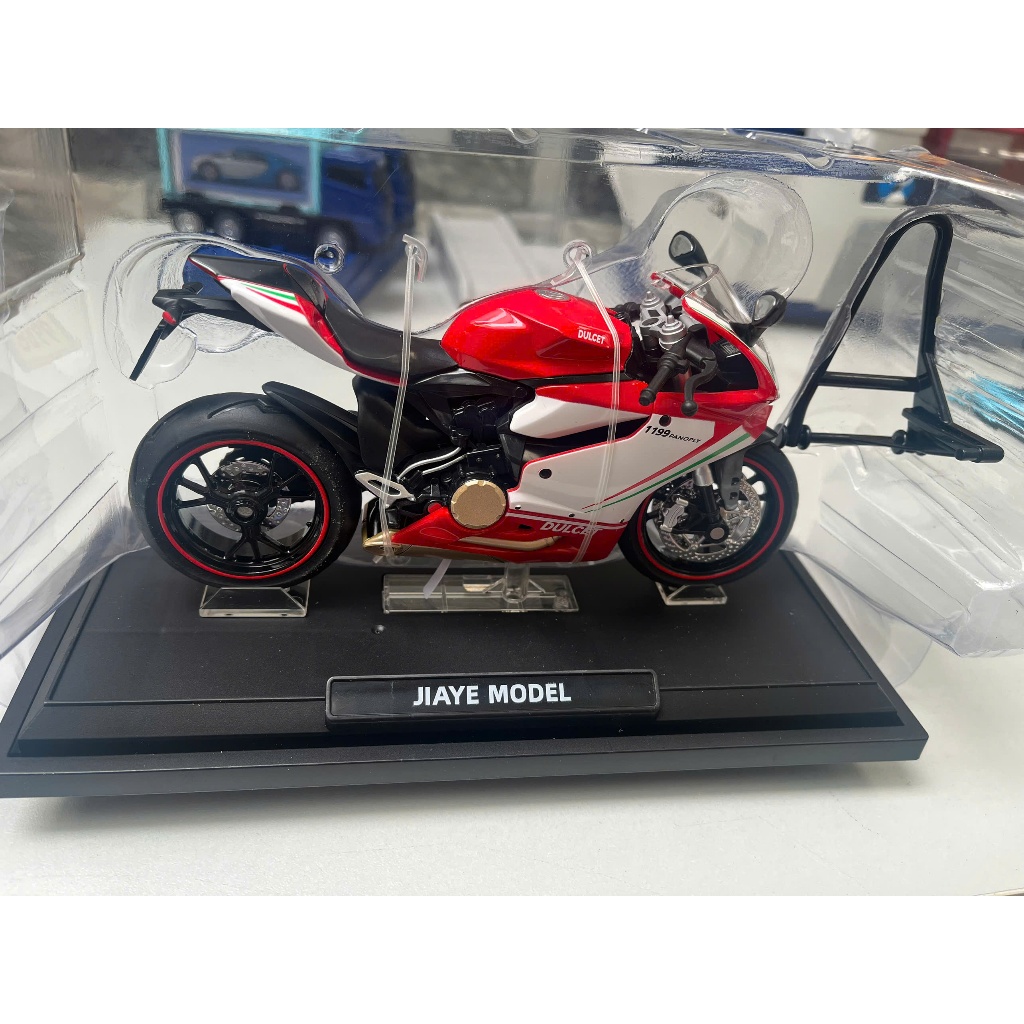 Mô hình xe Ducati 1199 panigale tricolor