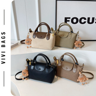 Túi xách nữ túi đeo chéo, cầm tay Size 23cm phối móc treo gấu cute chất vải dù phối da cao cấp thời trang trẻ trunvivi76