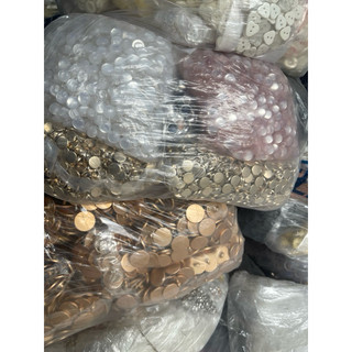 Nút ( cúc) sơmi 11mm giá 15k/ 100 nút