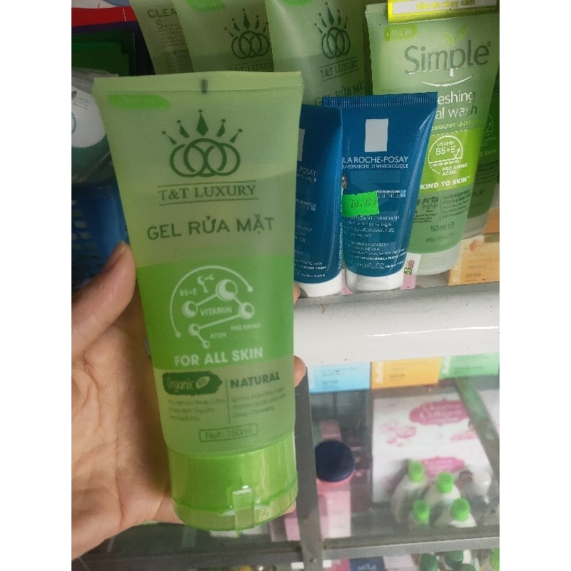 sữa rửa mặt T&T luxury 150 ml