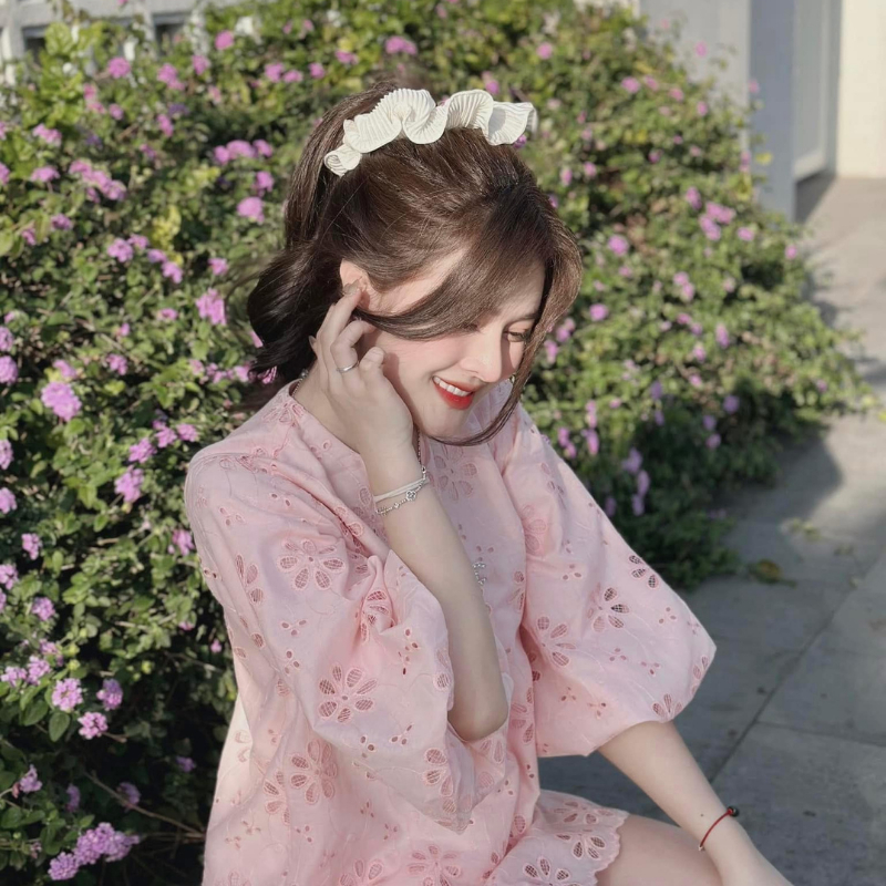 Đầm nữ babydoll chất xô ren, váy nữ tay lỡ bồng dáng suông ngắn họa tiết hoa phong cách tiểu thư Jeansuto HCOM25217 | BigBuy360 - bigbuy360.vn