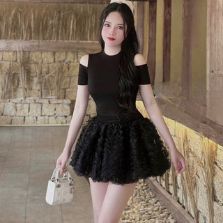 Váy tapta khoét vai lưới dây đá
