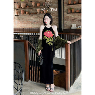 Váy nhung the yếm thêu xinh mê
