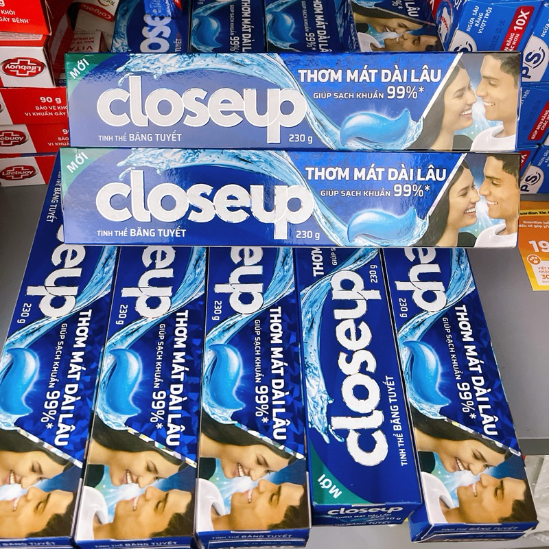 KEM ĐÁNH RĂNG CLOSEUP 230g băng tuyết