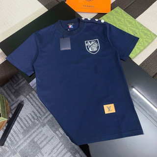 Áo phông nam nữ Premium Cotton PB thêu logo vỏ ốc ngực đính cúc hoa đá viền vai phối thêu logo da AP573P