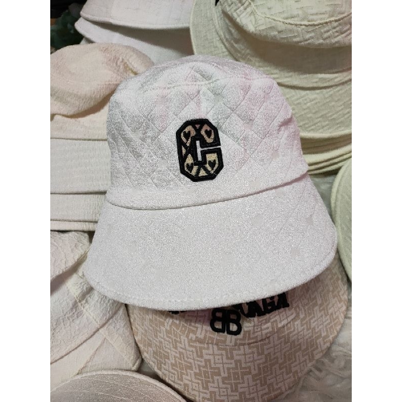 Nón bucket vành cụp