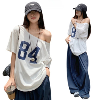 Áo thun cổ rộng trễ vai màu trắng in số 84 freesize form rộng cho nữ phong cách hàn quốc