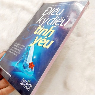 Sách - Điều kỳ diệu tình yêu ( First News )