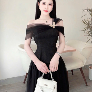 Váy công chúa tay đính hồ điệp
