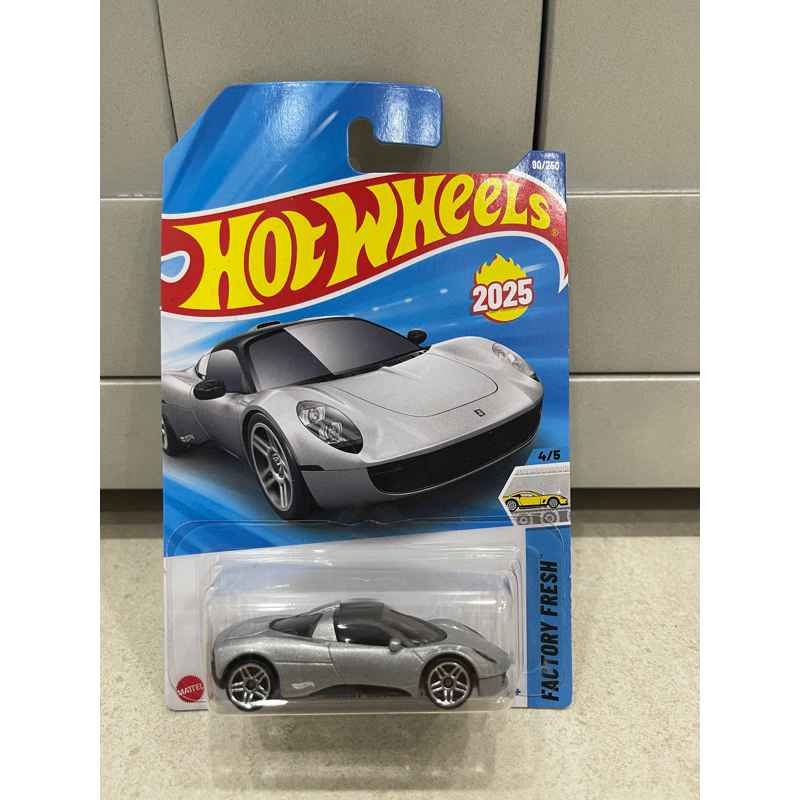 Xe mô hình đồ chơi Hotwheels cơ bản 1:64 - Gordon Murray Automotive T.33