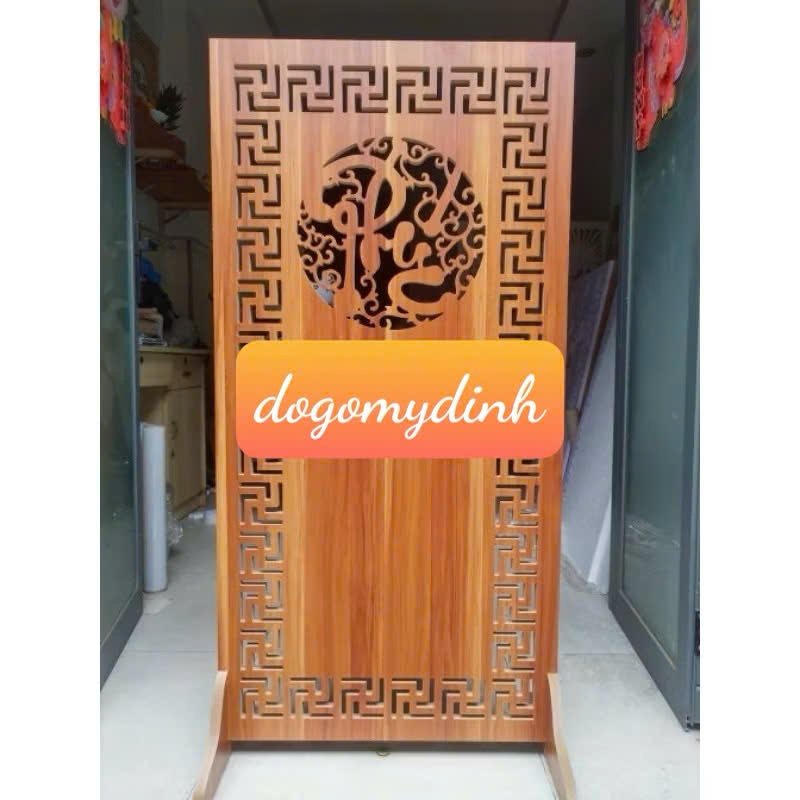 vách ngăn cnc bàn thờ thần tài, bàn thờ, phòng khách đứng có chân giữ cnc bằng gỗ công nghiệp giá xư