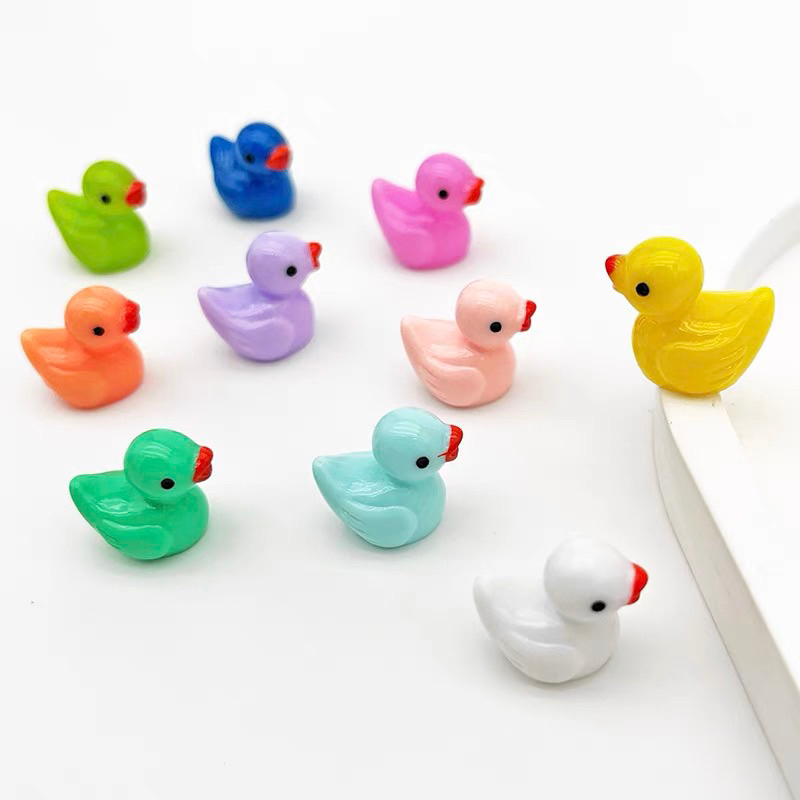 Mô hình Vịt con mini ( màu ngẫu nhiên )
