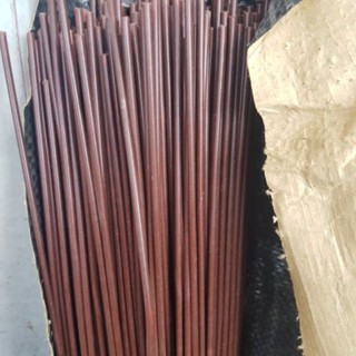 1KG QUE CẮM LAN BỌC NHỰA MÀU NÂU DÀI 120CM (KHOẢNG 20 QUE)